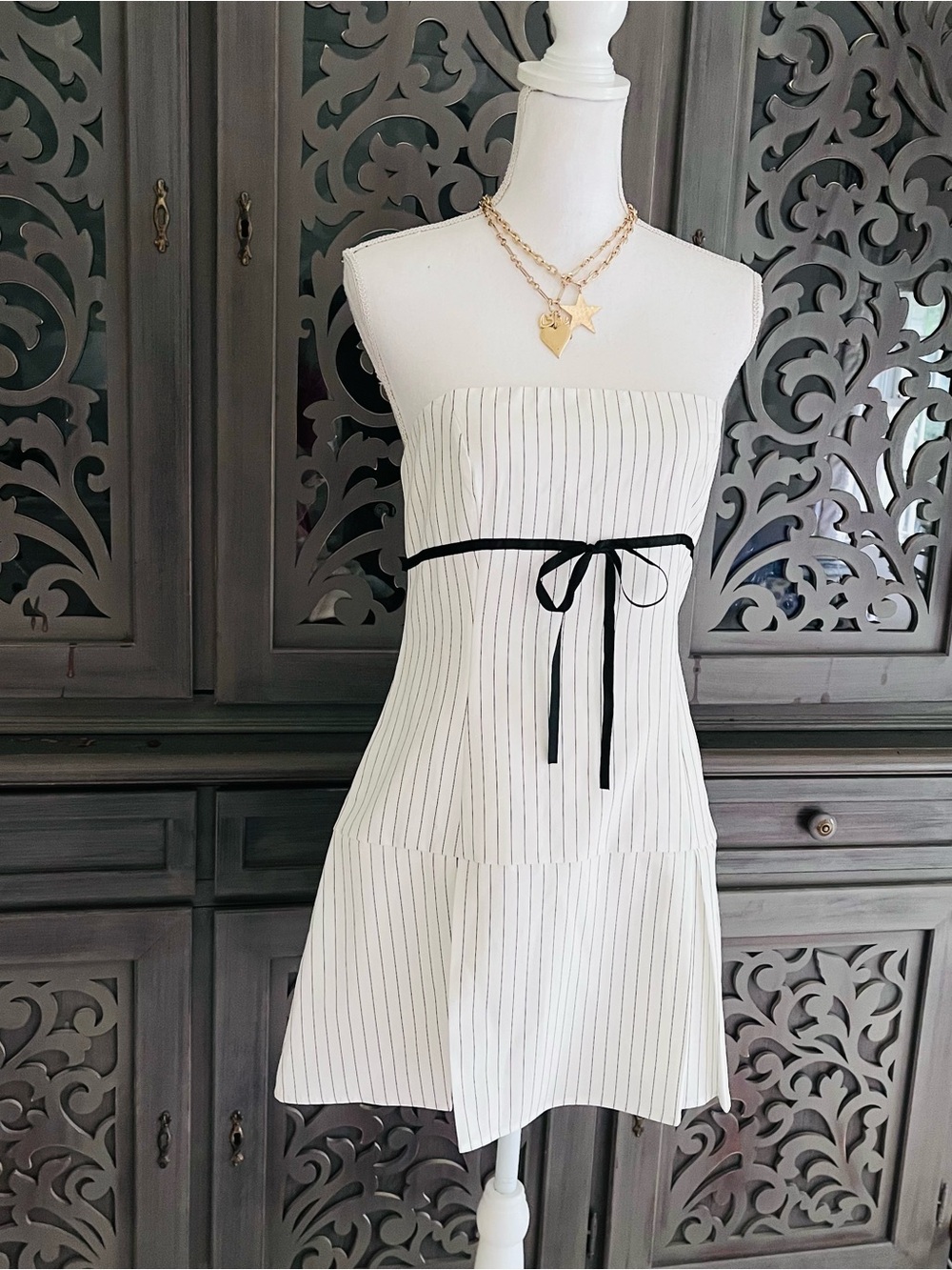 NWT More to Come white pinstriped strapless dress with bow M - Picture 2 of 15